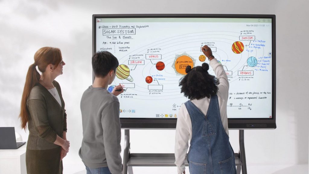 ViewSonic launches ViewBoard 52 series interactive touch screens with integrated multimedia sound bars